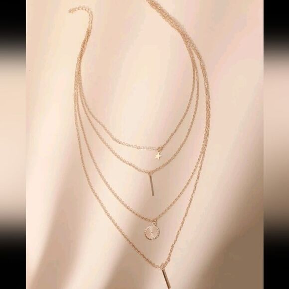 Lovely BoHo Star 4 layered Yellow Gold necklace - Picture 2 of 5